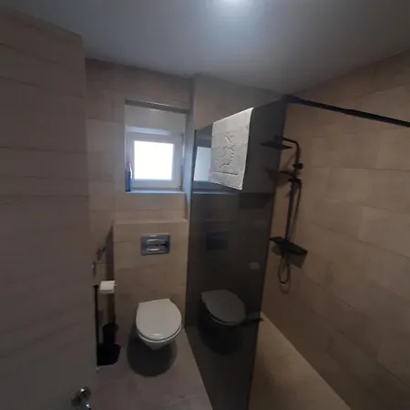 Apartman S 3 Spavace Sobe Apartment *