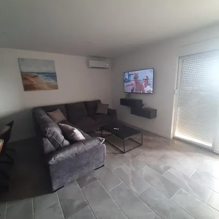 Apartman S 3 Spavace Sobe *