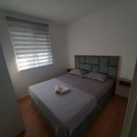 Apartman S 3 Spavace Sobe Apartment