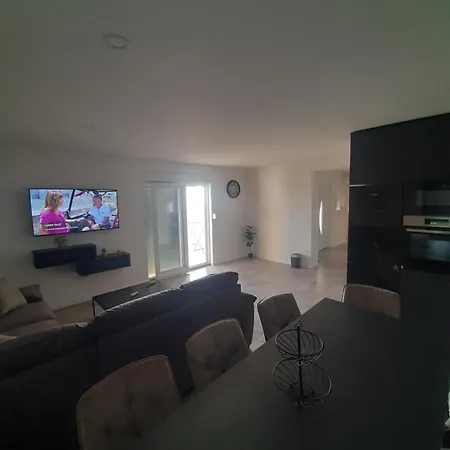 דירה Apartman S 3 Spavace Sobe